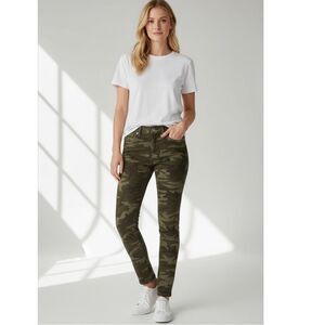 Levi’s New 711 Skinny Ankle Camo Jeans 24